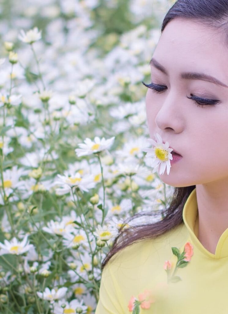 significado espiritual de sentir cheiro a flores do nada